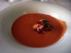 Gazpacho med jordgubbar och hummer som tillbehör, en fantastisk smaksensation.