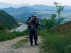 Vissa personer verkar inte bekymra sig om att resa med lätt packning. Den här italienska pilgrimen gjorde faktiskt en filminspelning under promenaden (Navarra). Jag hoppas han kom fram ända till Santiago.